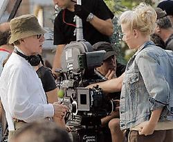 Woody Allen met Scarlett Johansson op de set in Barcelona. rtr<br>