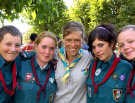 De Denen Andreas, Sofie, Linea en Anne Mette geschaard rond de Meense Sofie Nuytten. <br>