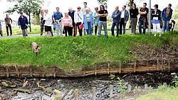 De bewoners van Nekkerspoel vragen men een wandeltocht aandacht voor hun buurt. Eddy Van Ranst<br>