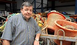 Herman Maeyaert ziet brood in de kweek van tong als alternatief voor het dure vissen op zee. Michel Vanneuville<br>