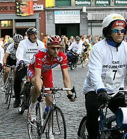 Ook Frank Vandenbroucke reed mee op het Heistse dernyfestival. Eddy Van Ranst