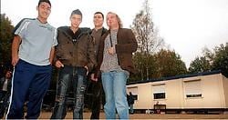Arktos (hier bij opening van nieuw lokaal in 2005) probeert jongeren tot zinvolle vrijtijdsbesteding aan te zetten.Mine Dalemans