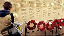 De helft van de toeristen in Ieper zijn Britten, die de sporen van de Eerste Wereldoorlog bezoeken. Marc Cels<br>