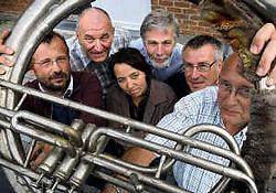 Patrick Rozé, Christel Rozé, Jaak Lecluyse, Dirk Decuypere, John Desrumauw en Stefaan Volckaert. Patrick Holderbeke