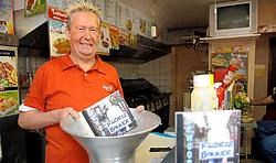 Patrick Van de Velde, alias Floris Bakker, wil naar de top met zijn Frietlied.Yvan De Saedeleer