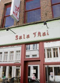 Ons bezoek aan de <br>Sala Thai in de <br>Burgstraat was best geslaagd;<br> Frederiek Vande Velde
