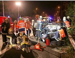 De hulpdiensten hadden de handen vol met het bevrijden van de slachtoffers en het opruimen van de brokstukken. Hendrik De Rycke<br>