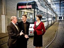 Tramlijn 6 moet de leukste van 't Stad worden, aldus minister Kathleen Van Brempt (rechts). Wim Daneels<br>