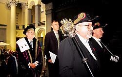 De Universiteit Gent sloot gisteren het rijtje van de academische openingen voor 2007-2008 (rector Paul Van Cauwenberge en minister Frank Vandenbroucke aan het hoofd van de togastoet).Wouter Van Vooren<br>
