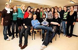 De hele klas en juf Ruth Riogolle steunden Trust tijdens Junior Eurosong. Bart Vandenbroucke<br>