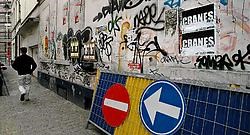 In vele Brusselse straten creëren graffiti een onfrisse en ongezellige omgeving.<br>Herman Ricour<br>