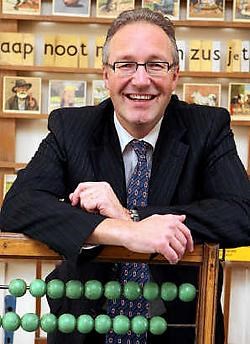 Schepen Rudy Coddens: 'De trend is helemaal gekeerd, onder meer door het succes van ons methode-onderwijs.' fvv