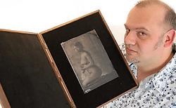 Persfotograaf Michel Vaerewijck liet de digitale fotografie links liggen. Koen Fasseur<br>