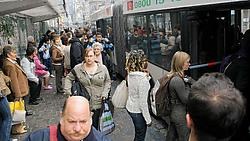 De Lijn zegt klaar te zijn voor D-day. 'Er zijn 65 nieuwe tram- en buschauffeurs aangeworven.'Frederiek Vande Velde