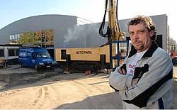 Ronny Dujacquier bij het nieuwe complex.Yvan De Saedeleer