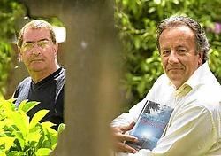 Roger Schoemans en Patrick De Bruyn vermoeden dat Beersel goed is in misdaadverhalen.<br>Yvan<br> De Saedeleer