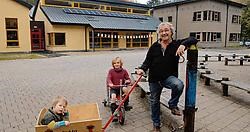 'Volgens mij zijn we de enige school in West-Vlaanderen die zo'n grote hoeveelheid zonnepanelen heeft', aldus directeur Patrick Deconinck. Michel <br>Vanneuville