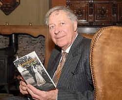 Geert Van Maele brengt pittige en bizarre personages tot leven in zijn boek Kasteelgeheim.Michel Vanneuville<br>