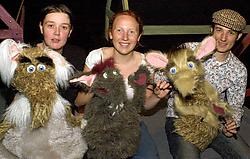 Theater Tieret, met onder meer Nele De Mol, Linde Merckpoel en Steven De Beleyr, brengt figurentheater voor kinderen en jongeren. <br>Luc Verstraeten