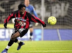 Het gevecht om Zola Matumona gaat keihard door en voorlopig lijkt er slechts één slachtoffer: de speler.belga<br>
