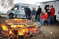 De werknemers van de Lommelse vestiging van Chateau Caravan willen de mobilhomes niet opgeven. Mine Dalemans<br>