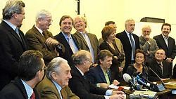 Boven v.l.n.r. Bernard Clerfayt, Philippe Moureaux, Vincent De Wolf, Didier Gosuin, Martine Payfa, Wilem Draps, Philippe Pivin, Jean Demannez en Rudi Vervoort. Onder: François van Hoobrouck, Arnold d'Oreye, Hervé Doyen, Myriam Delacroix-Rolin en Marcel Va