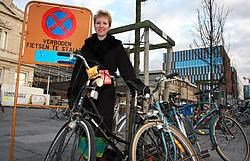 CD&V-raadslid Hedwige Nuyens wil aparte zones voor studenten die hun fiets maanden in een rek laten staan.Johan Van Cutsem<br>