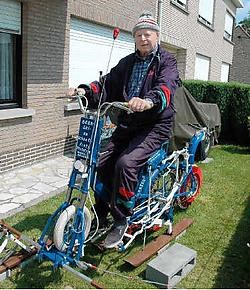De fietsen<br> van uitvinder Maurice Carion verhuizen <br>naar het wielermuseum in Oudenaarde. Eddy Vuylsteke