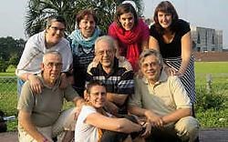 Staand: Hilde Vandamme (KAV), Marian Latruwe (KAV), Liesbet Verboven (ACW) en Evy Mahieu (KWB). Zittend: Claude Delporte (KWB), Frans Lefebvre (ACW) en Geert Puype (KWB). Vooraan: Vinciane Mortier (ACV). Vinciane Mortier