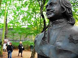 Het beeld van Peter de Grote in het Warandepark. rr<br>