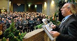 Ondanks de geruchten over acties waren er gisteren weinig dissidente stemmen te bemerken in de Stadszalen. Paul De Malsche<br>
