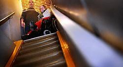 Mieke Vermoesen en uitbater Ronny Theuniers ijveren voor een toilet dat toegankelijk is voor gehandicapten. Inge Van den Heuvel