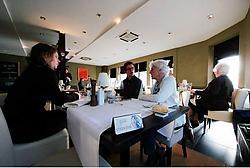 Restaurant Mange-Tout in Nevele is rookvrij. Sofie D'hondt juicht het verbod toe: 'Het rookverbod geldt in alle restaurants, er is dus geen concurrentie op dat vlak.'Gregoire De Poorter<br>