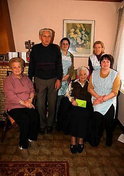 Dankzij de hulp van familie en van Familiehulp woont Catharina Van De Cloodt nog altijd zelfstandig. Louis Verbraeken