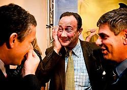 Bruno Valkeniers, geflankeerd door Frank Vanhecke (l.) en Filip Dewinter.Wim Daneels<br>