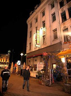 De zoon van Rudi Joye bracht maandag in het Antwerpse hotel Monico zijn vriendin om het leven. Koen Fasseur