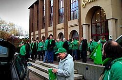 De werknemers van Atos trokken voor hun protest naar<br> het Sodehotel. Herman Ricour<br>