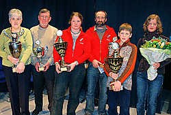 Vlnr Nicole Vermeersch (sportverdienste), René Defrancq (sportlaureaat), Lies Defreyne (sportvrouw), Bob Demasure van krachtbalclub Woweja (sportclub), wielrenner Nicolas Cleppe (sportman) en Céline Sabbe (uitzonderlijke prestatie).Stefaan Beel