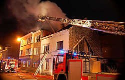 Omdat de buren dachten dat de bewoonster zich nog in het huis bevond, hielden de hulpdiensten een zoekactie. Persinfo<br>