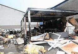 De brand bij J&I Transporten werd gesticht door de zaakvoerder en de omgekomen chauffeur. Norbert Minne<br>