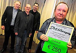 Voorzitter Jozef Bruneel van Natuurpunt met achteraan voorzitter Stefaan Rasson van de milieuraad, schepen Frank Acke en schepen Mathieu Desmet. Patrick Holderbeke