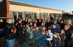 Het wijkschooltje in de Vosseslag kan rekenen op de steun van de creatieve ouders om het schooltje op te knappen. Michel Vanneuville