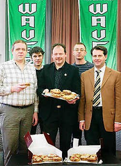 Stef Haesen, Jan Van Waeyenberghe, Marc Van den Eynde, Eddy Van Leuven en Eric Janssens stellen de Waverwoudjes voor. Inge Van den Heuvel<br>