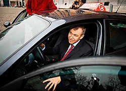 Ecorijden verplichten in rijopleiding en -examen is voor minister Yves Leterme (CD&V) nog niet aan de orde. Bart Dewaele<br>