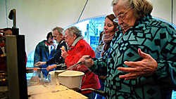 Tweehonderd Marolliens leerden gisteren wafels bakken van professionele koks. Herman Ricour<br>