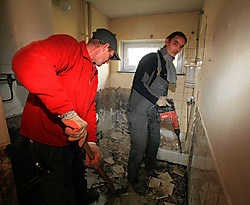 Door allerhande aanpassingen kunnen senioren langer zichzelf behelpen en thuis blijven wonen. Mine Dalemans<br>
