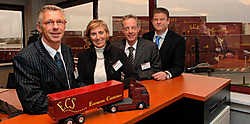 Jef Huyben, Christine de Dijcker, Donald Van de Berghe en Arthur Koutstad hebben steeds tien tot vijftien vacatures openstaan om de groei van hun bedrijf op te vangen.<br>Michel Vanneuville