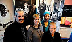 Schepen Lieven Lybeer, Cathérine Dupont, Sophie Drèze en Nadine De Smedt zijn de drijvende krachten achter de Kortrijkse Vrouwendag.Patrick Holderbeke