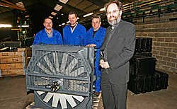 Directeur Albert Haugg en werknemers in Boortmeerbeek. De organisatie werd gemoderniseerd.Koen Merens<br>
