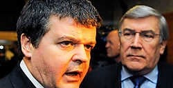Open VLD-voorzitter Bart Somers (links) en zijn CD&V-collega Etienne Schouppe kibbelden gisteren over de achtste Vlaamse ministerspost. belga<br>